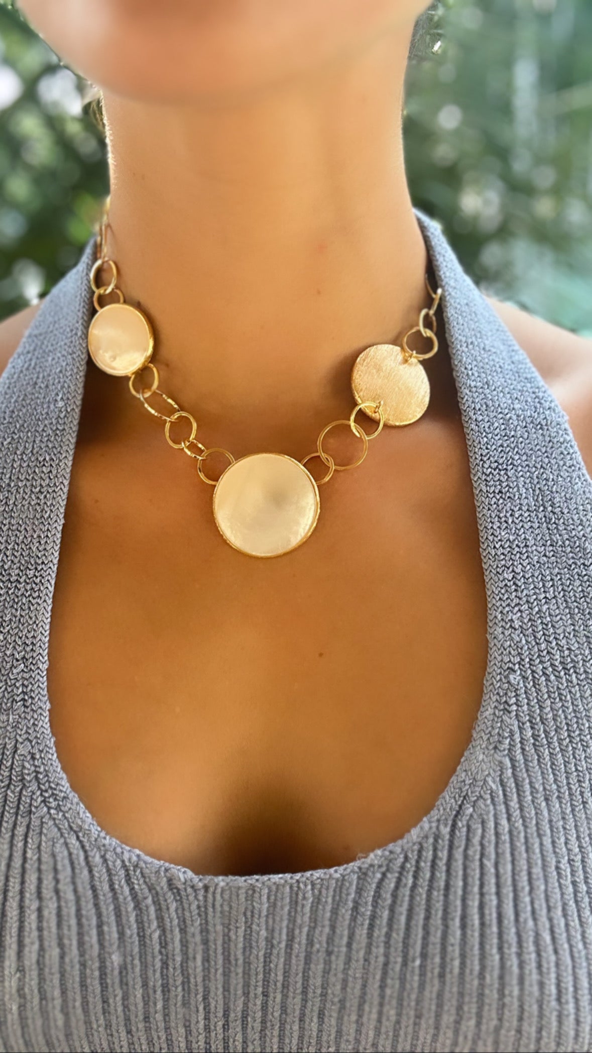 Mother-of-pearl gold chain necklace