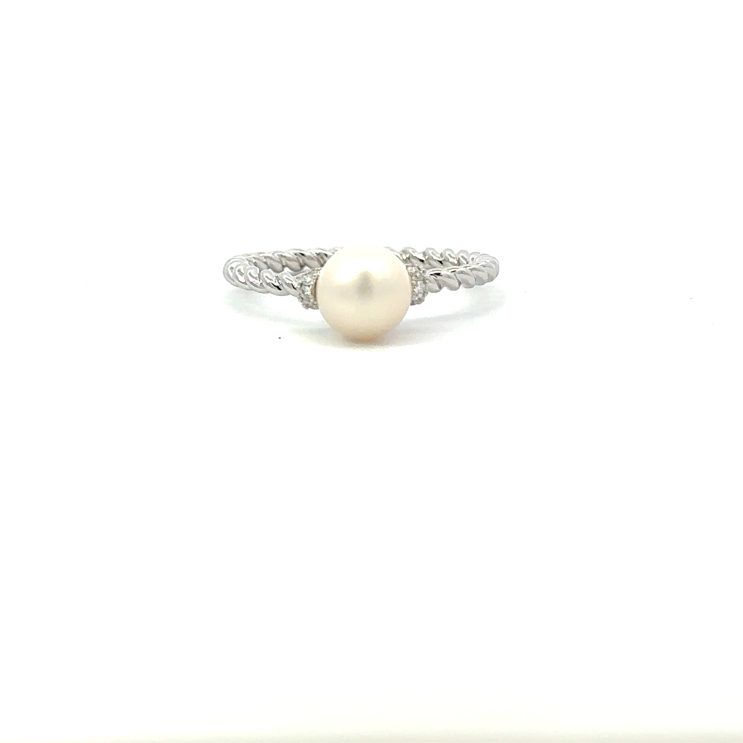 White gold diamond pearl ring